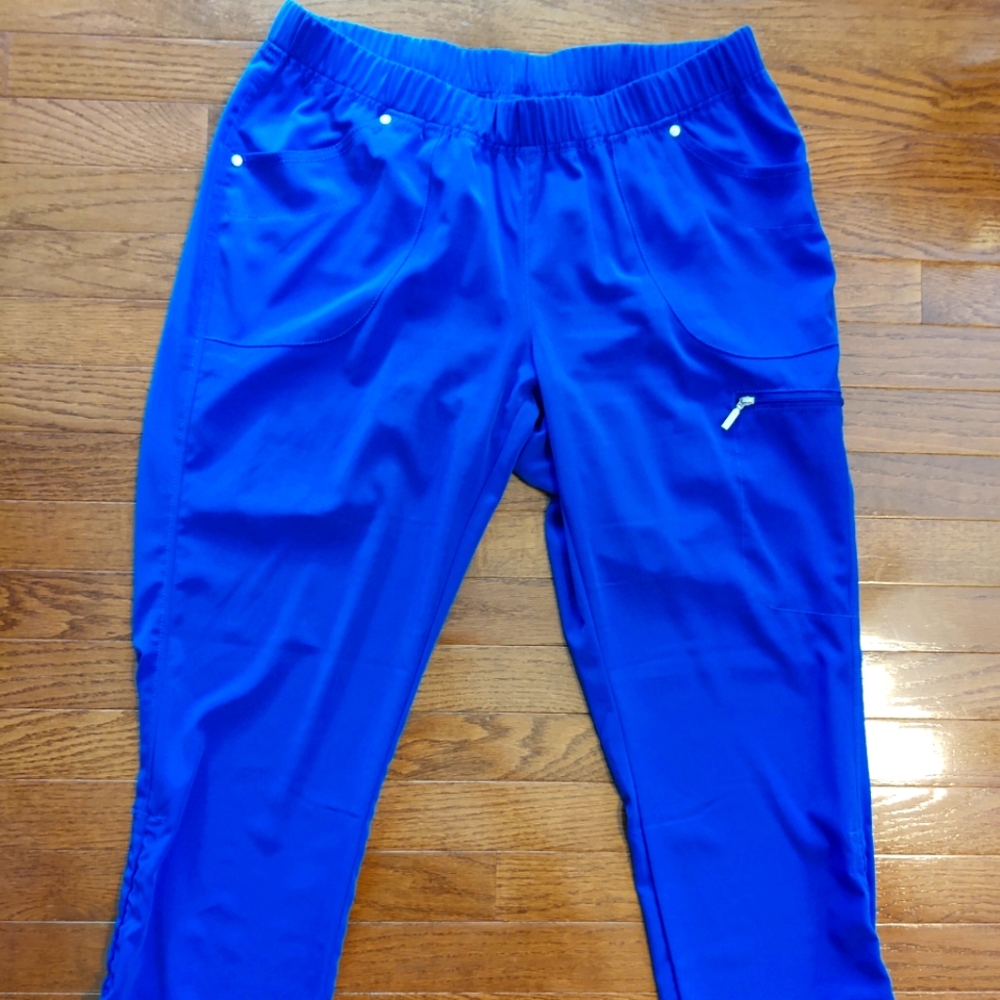 NWOT Scrub Bottoms